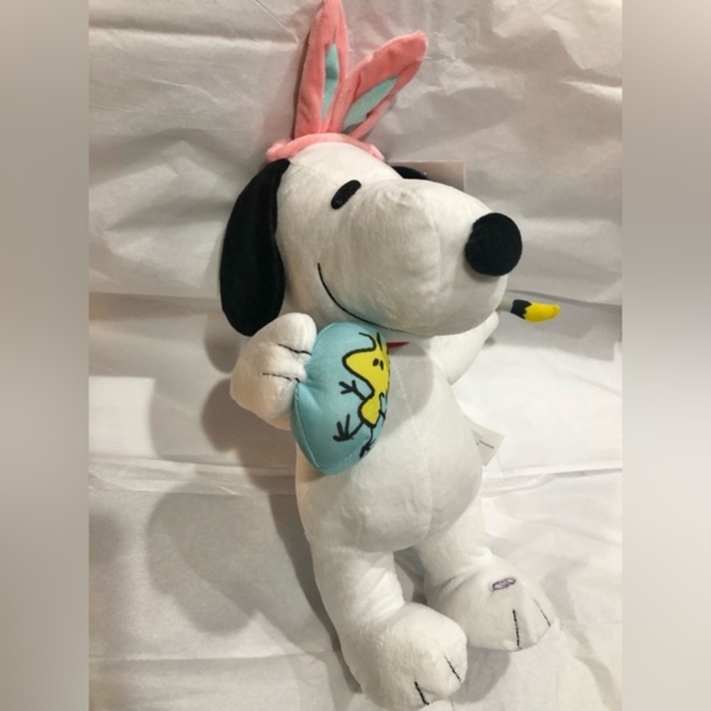Peanuts Snoopy with pink‎ bunny ears side stepping dancing plushie new